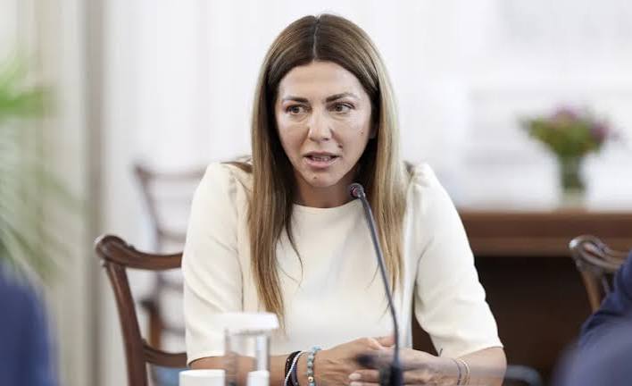Σοφία Ζαχαράκη: Καλεί τα 15μελή στο υπουργείο, αναγνωρίζει αιτήματα για τις εκδρομές και αναφέρεται σε υποδομές, Γκράβα, αναπληρωτές και παράλληλη στήριξη | Alfavita