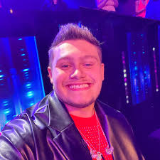 TONIGHT, your Top 26 become the Top 20! Who are you rooting for?! 🤩