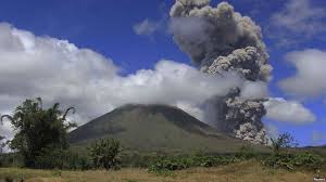 Indonesia merupakan negara yang menempati urutan ketiga sebagai negara dengan gunung berapi aktif di dunia. Selain Anak Krakatau Inilah 6 Gunung Berapi Paling Aktif Di Indonesia