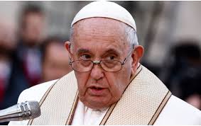 Miles de personas rezan en el Vaticano por el papa Francisco- Grupo Milenio