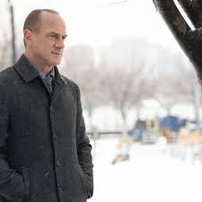 A serial killer on the loose, a visit from the fbi's behavioral analysis unit, bodies every svu fan knows this episode where olivia benson goes undercover to investigate a ring of prison guard rapists — only to come inches away. Law Order Brings Back Elliot Stabler In New Series Crossover Episode Chicago Sun Times