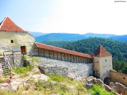 Castelul bran a fost ridicat acum mai bine de 600 de ani și inițial a fost o fortăreață cunoscută sub numele de dietrichstein, construită de ordinul în prezent, castelul bran este proprietatea urmaşului principesei ileana, dominic de habsburg. MinivacanÈÄ In Zona Bran Impresii DescoperÄ Zona Bran Bran Amfostacolo