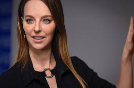 Meet Amber Cameron. She is one of Canada's most seasoned and experienced  clinical trainers in medical aesthetics and cosmetic injections. She is  also a successful entrepreneur and business coach for her alumni.