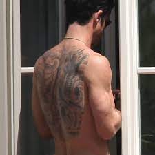 Following theroux's work on tropic thunder, actor robert downey, jr. Justin Theroux Height Age Movies Net Worth Girlfriend Tattoo Creeto