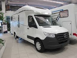 Hymer Bmc I 550 Camper Nuovo Semintegrale Con Letto Matrimoniale Doppio Pavimento 4 Posti Letto Patente B Guarda Le Foto E Leg Camper Veicoli Matrimoniale