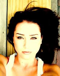 Who is Nikki Flores dating? Nikki Flores boyfriend, husband