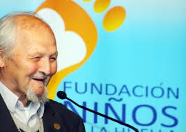 Homenaje al hermano Paul Oden, fundador de Niños en La Huella