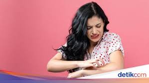 Maka dari itu, hanya gunakan sabun pada area kulit wajah yang diperlukan. Ketahui Penyebab Kulit Kering Dan Cara Mengatasinya