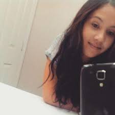 Inez Delgado (@inez_id)