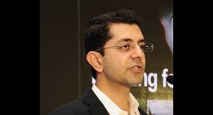 Navin Puri's Instagram, Twitter & Facebook