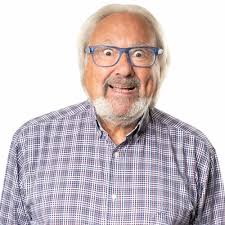 Russell Oliver's Instagram, Twitter & Facebook