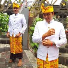 Bagian depan baju dibuat lebih pendek dari bagian belakang. Baju Safari Bali Baju Adat Bali Pria Baju Khas Bali Shopee Indonesia