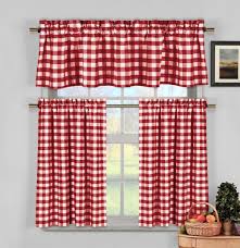 red white gingham checkered plaid