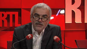 Pascal praud, né le 9 septembre 1964 à nantes, est un chroniqueur, animateur de radio et de télévision, et journaliste sportif français.il est également un producteur de télévision. Praud Aurier A Fait N Importe Quoi Mais Est Un Jeune Qui Doit Encore Apprendre