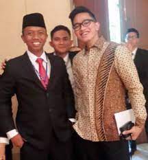 Bukan tanpa alasan, warganet ramai menyoroti pesan moral yang disampaikan oleh presiden jokowi dalam. President Jokowi To Fly Economy Class To Attend His Son S Graduation In Singapore Coconuts Jakarta