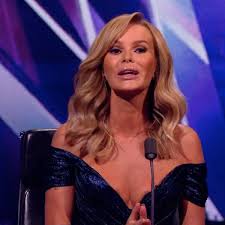 В 1995—2003 года аманда была замужем за актёром лесом деннисом (род.1953). Amanda Holden S Bgt Dress Has Angry Viewers Rushing To Ofcom With 235 Complaints So Far Chronicle Live