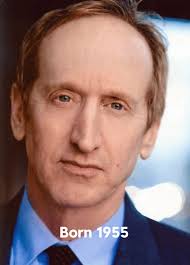 Larry Cedar, también conocido como Cornelius Hawthorne, es 12 años menor  que Chevy Chase, también conocido como Piercinald Anastasia Hawthorne. :  r/community