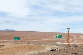Chile vivió en los últimos años un explosivo crecimiento de la migración, que hoy alcanza a cerca de 1,5 millón de personas, que llegaron sobre todo atraídas por la estabilidad política y económica. Desierto De Atacama Frontera Chile Bolivia Las Fronteras Son Mas Fuertes En Tu Interior Desierto De Atacama Fronteras Bolivia