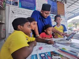 Assalammualaikum… sesungguhnya apabila meninggal dunia seseorang anak adam itu, maka terputuslah amalnya kecuali tiga perkara… 1. 10 Anak Yatim Kongsi Dua Telefon Bimbit Jalani Pdpr Sinar Harian