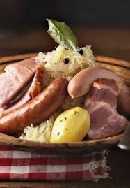 Tout Savoir Sur La Choucroute Alsacienne Choucroute Alsacienne Recettes De Cuisine Choucroute