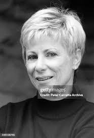 Elspeth Ballantyne's Instagram, Twitter & Facebook