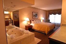 We Hope You Enjoy This Review Of Hotel Rooms Inns And B B Suites With Jacuzzi And Whirlpool Tubs All Over Nj Desc Country Inn And Suites Suites Jacuzzi Room