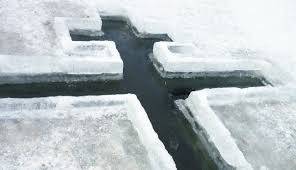 Крещение отмечается всегда в одно и то же время, а именно 19 января (или 6 января по старому стилю). Uvkyiuuyi5vf2m