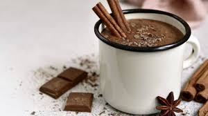 La cioccolata calda è una bevanda dolce composta da latte, zucchero e cacao o cioccolato, da cui il nome. Cioccolata Calda Modi Golosi Per Prepararla A Casa