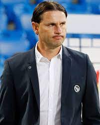 Communication is his strength and as well as german and spanish, seoane speaks fluent french, english, italian and portuguese. Gerardo Seoane