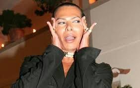 He has been married to betty grafstein since november 26, 1996. Gif S Jose Castelo Branco Gifs Amino