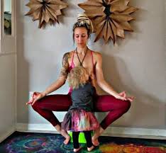 Jun 08, 2021 · yoga has innumerable benefits to offer. This Mother Breastfeeds And Free Bleeds While Doing Yoga Shattering All The Stereotypes