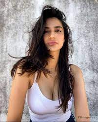 meenakshi chaudhary latest hot hd photos wallpapers 1080p instagram facebook 525798 meenakshichaudhary model ac beautiful models beauty hd photos