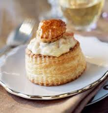 Voici La V Eacute Ritable Recette Des Bouch Eacute Es Agrave La Reine Alimentation Dessert Bouchees A La Reine