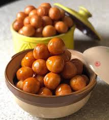 مطبخ أجمل إحساس On Instagram اللهم أسعد قلب كل من ذكرك وصلى على نبيك لقيمات دبس تمر و إلا عسل يا عسل انتي مود بداية الإجازة Food Fruit