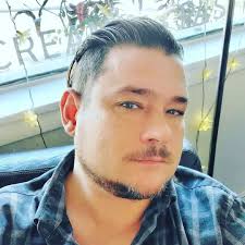 My husband and I just got married, and we're hoping to do a small  photoshoot with a beautiful antique car! We don't own one, so we were  wondering if anyone might be