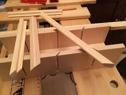 Der grundbau dieses selbst gebauten gewächshauses aus holz besteht aus vier elementen, welches aus vierkanthölzern mit einer stärke von 5×5 cm grundieren sie das holz sorgfältig mit einem qualitativ hochwertigen holzschutzmittel nach anleitung, um es wetterfest und haltbar zu machen. Selbstbauanleitung Tablet Halter Z B Fuer Die Kueche