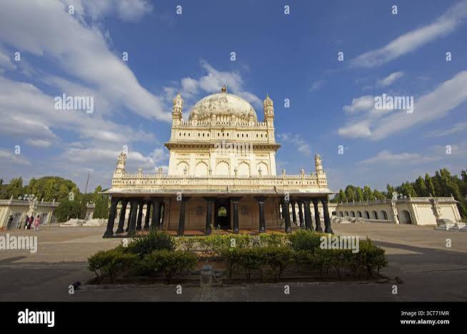 Gumbaz or mausoleum of Tipu Sultan and his family, Srirangapatna, Karnataka, India Stock Photo - Alamy