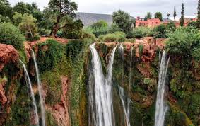 Translate texts with the world's best machine translation technology, developed by the creators of linguee. Schone Aussicht Auf Einen Kleinen Wasserfall Auf Monchique Portugal Lizenzfreie Fotos Bilder Und Stock Fotografie Image 30367565