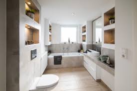 Seine geringe breite und vergrößerte höhe machen ihn besonders geeignet für kleine badezimmer mit wenig platz. 75 Badezimmer Mit Grauen Fliesen Ideen Bilder Dezember 2020 Houzz De