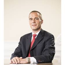 Mit ihrer lage im herzen europas ist die zweigniederlassung der vtb bank (europe) se in wien ein verlässlicher partner für ihre maßgeschneiderten lösungen. Christian Mullner Mitglied Des Vorstands Vtb Bank Austria Ag Xing