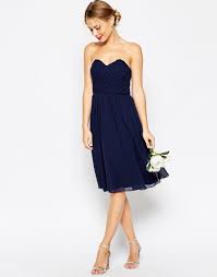 Craquez pour l'une de nos superbes robes pour mariage, pensées selon vos besoins et vos envies. Modele De Robe Pour Temoin De Mariage