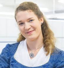 Stollenmädchen in Dresden: »Einen trockenen Stollen mag niemand, schön  feucht muss er sein«