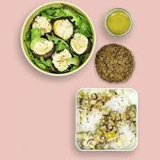 Low Carb Meal Prep Gefullte Champignons Und Konjaknudeln In Pilzsauce Rezept In 2020 Gefullte Champignons Pilzsauce Lebensmittelzubereitung