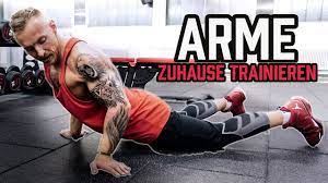 Für starke, definierte arme brauchst du kein fitnessstudio. Arme Zuhause Trainieren Bizeps Und Trizeps Ubungen Mit Dem Eigenen Korpergewicht Ohne Gerate Youtube