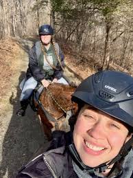 Elisa Wallace's Instagram, Twitter & Facebook