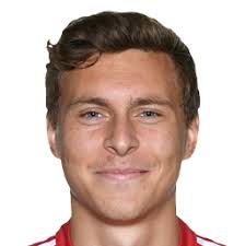 Vid fotbollsgalan 2016 utsågs han till årets back. Nilsson Lindelof Victor Nilsson Lindelof As Com