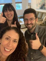 Alexandra Applegate's Instagram, Twitter & Facebook