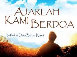 Untuk versi katolik diambil dari buku puji syukur nomor 10 sedangkan untuk versi protestan tertulis pada injil matius versi terjemahan baru. Renungan Rohani Katolik Makna Doa Bapa Kami