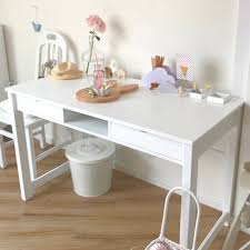 Wie bei allen produkten für kinder ist die beaufsichtigung durch erwachsene erforderlich. Schreibtisch Roomstar 120x60cm 2 Schubladen 1 Fach Weiss Dannenfelser Kindermobel