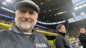 Schiedsrichter aus dem Kreis Gütersloh bittet BVB-Star zur Dopingprobe